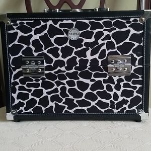 New without Tags. SOHO London/New York Makeup Case